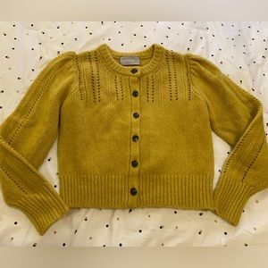 Cute Everlane yellow gathered shoulder cardigan 💕